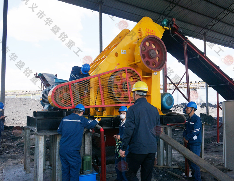 磚廠處理煤矸石頁巖適合用哪種粉碎機？多少錢一臺